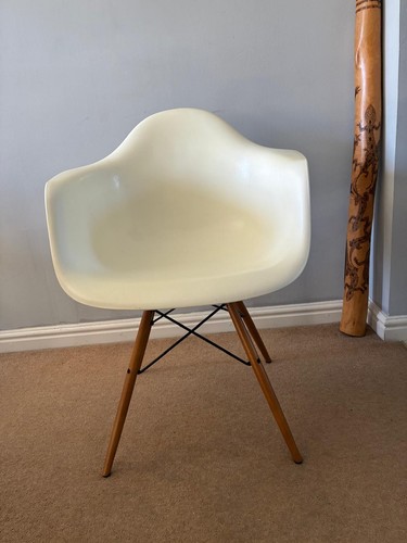 Authentic vitra eames daw - 1,