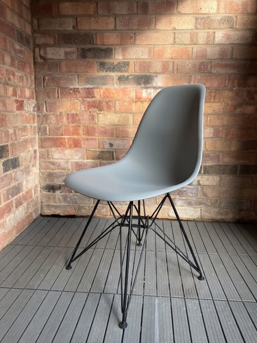 Authentic vitra eames - 1,