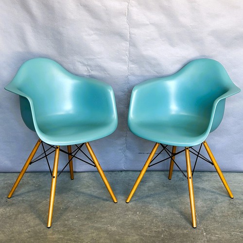Pair vitra eames plastic - pair,