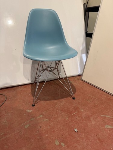 Vitra eames - 1,